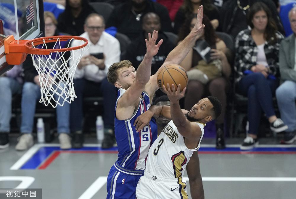 一脚凌空抽 一脚凌空抽