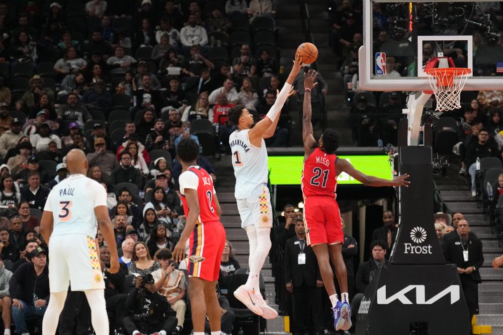 灯拉回球场 灯拉回球场